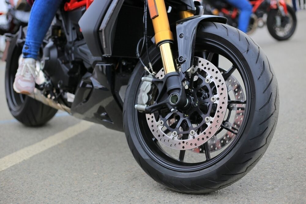 Motosiklet Lastiği Seçimi: Performans ve Güvenlik için Nelere Dikkat Etmeli?
