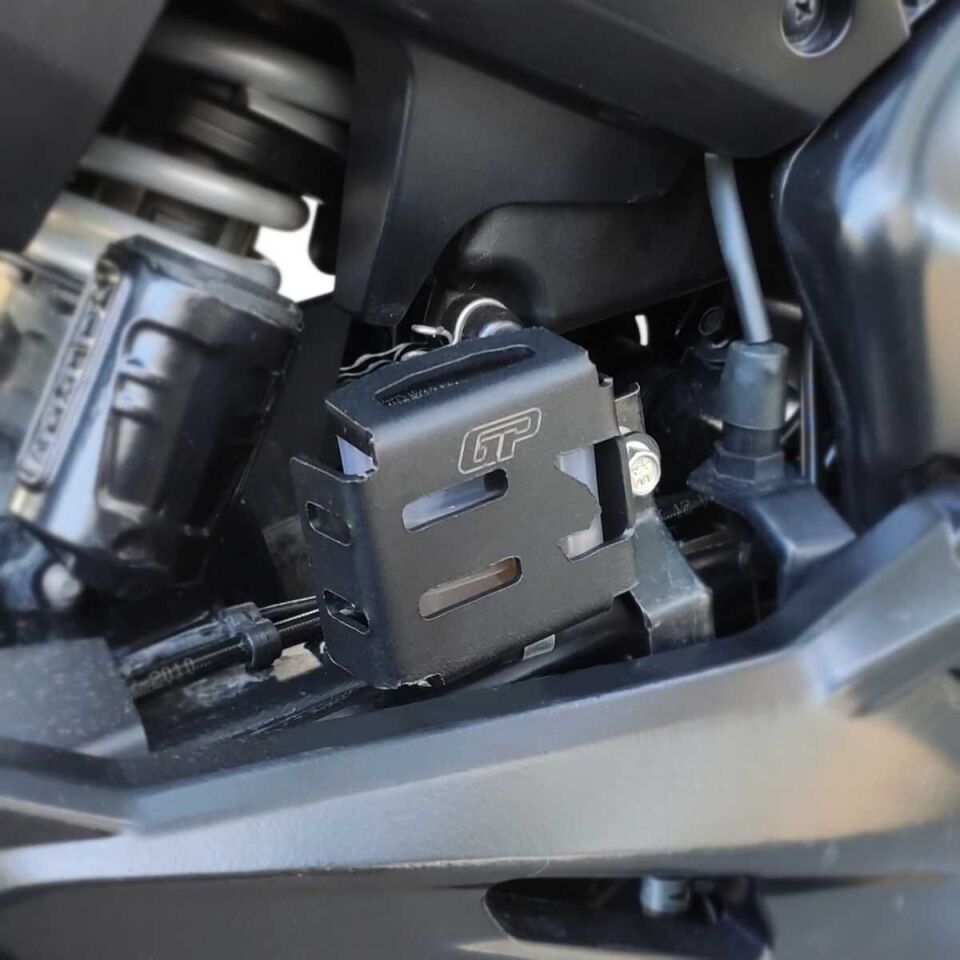 GP Kompozit Bajaj Dominar 250 / 400 2017-2024 Uyumlu Fren Rezervuarı Koruma Kapağı Siyah