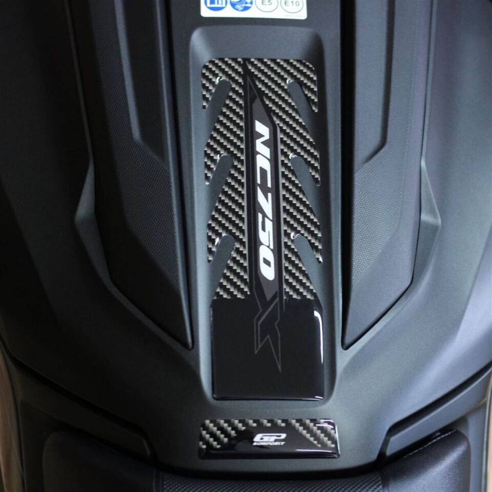 GP Kompozit Honda NC 750 X 2021-2024 Uyumlu Tank Pad Seti Kırmızı